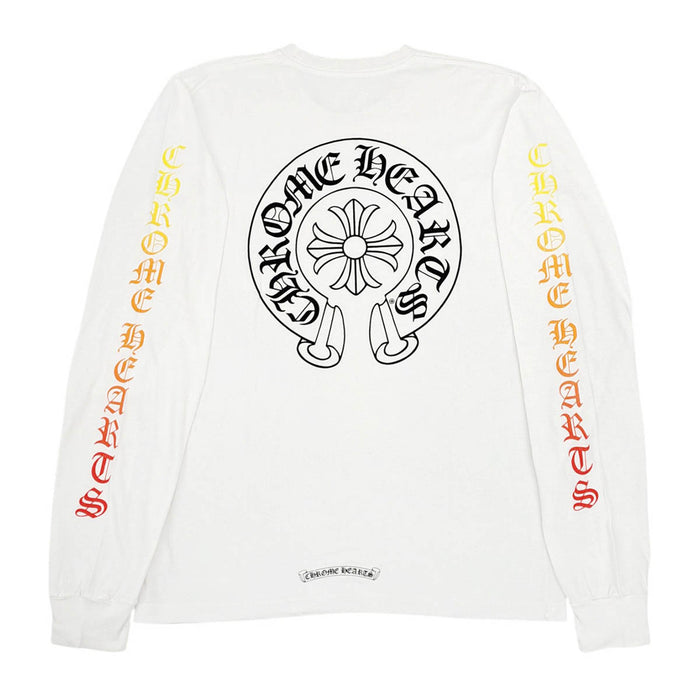 CHROME HEARTS 
Étiquette Scroll, croix CH, coton 
T-shirt à manches longues avec fer à cheval au dos et logo sur la manche