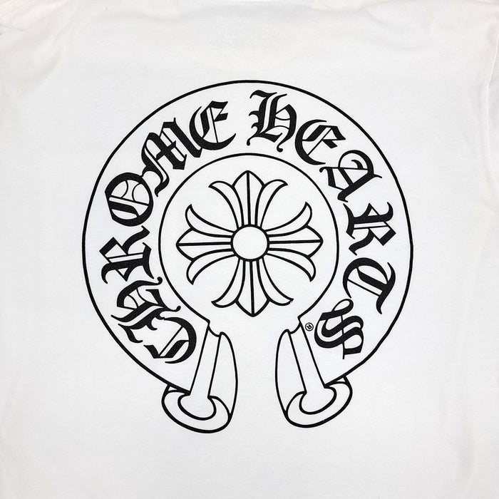 CHROME HEARTS 
Étiquette Scroll, croix CH, coton 
T-shirt à manches longues avec fer à cheval au dos et logo sur la manche