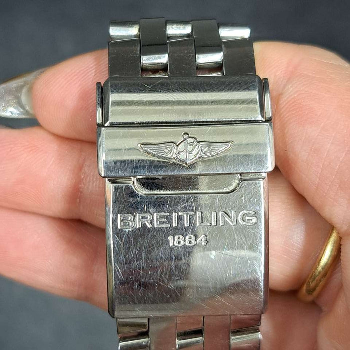 【WHOLESALES】
BREITLING 
AB0110 
クロノマット44 
箱　ギャランティ　クロノメーター証　純正ラバーベルト×1　純正尾錠×1