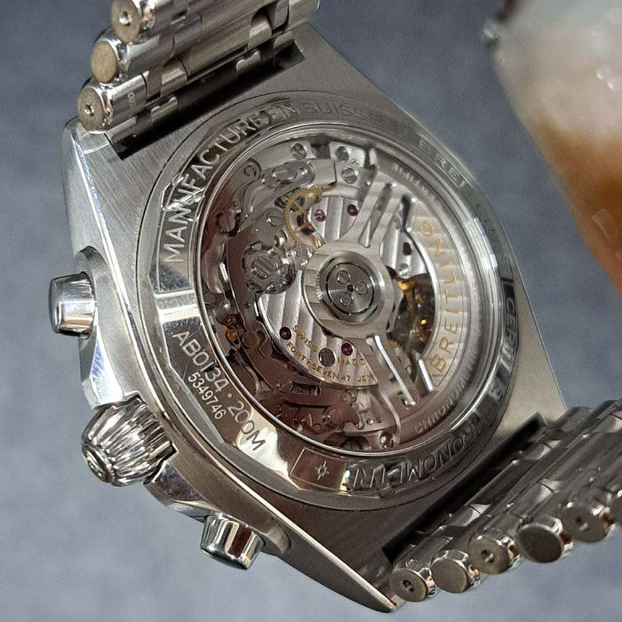 【WHOLESALES】
BREITLING 
AB0134 
クロノマット B01 42 
箱　ギャランティ