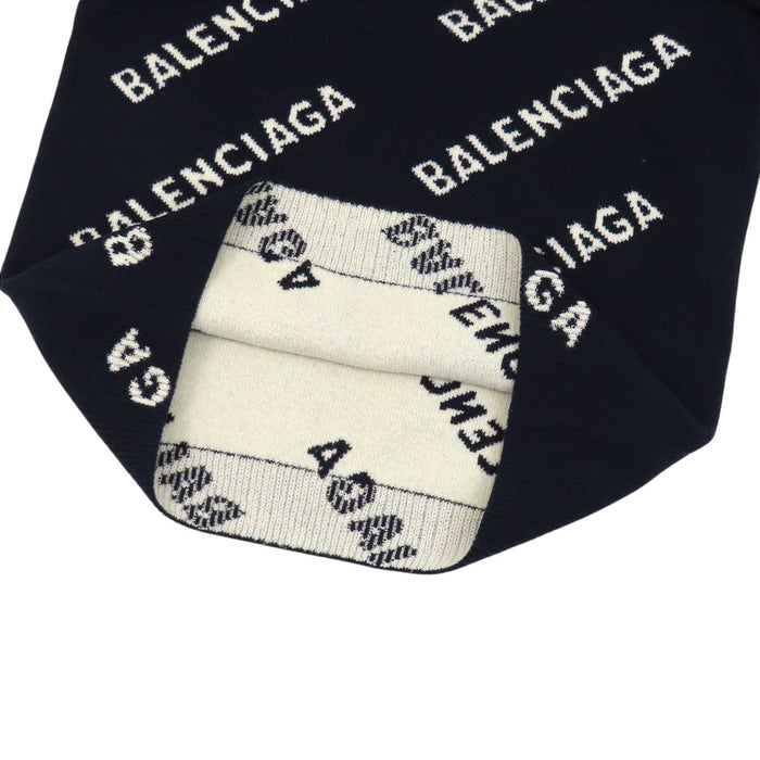 BALENCIAGA 
総柄 クルーネック 
オールオーバーロゴ ウール ニット