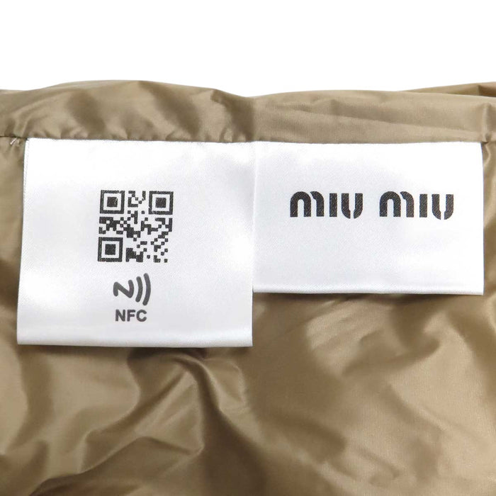 MIUMIU 
ハイネック ダブルジップ 
キルティング ロゴ ダウンジャケット