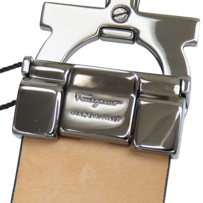 Salvatore Ferragamo 
ルテニウム仕上げ ガンメタル シルバーカラー 
ダブルガンチーニ バックル レザー ベルト