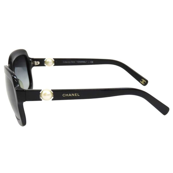 CHANEL 
COCO CC logo gradient 
Coco mark costume pearl sunglasses