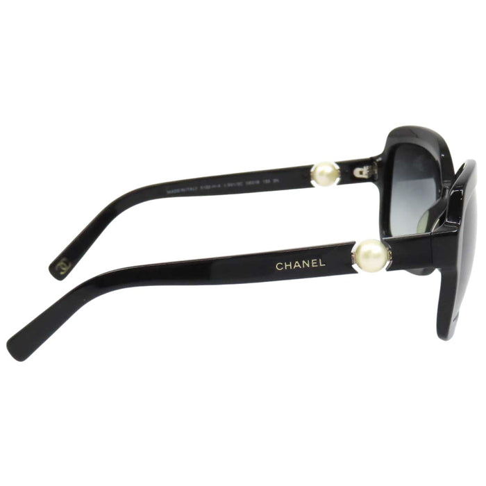 CHANEL 
COCO CC logo gradient 
Coco mark costume pearl sunglasses