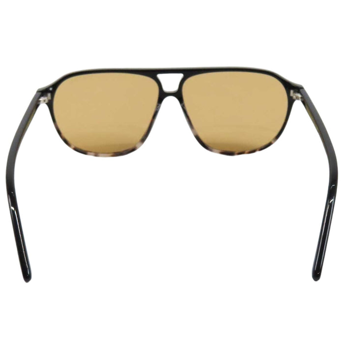 TOM FORD 
motif écaille de tortue double pont 
TOM FORD lunettes de soleil aviateur