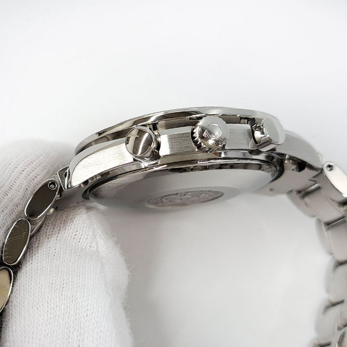 OMEGA 
Speedmaster Date 
With box and papers