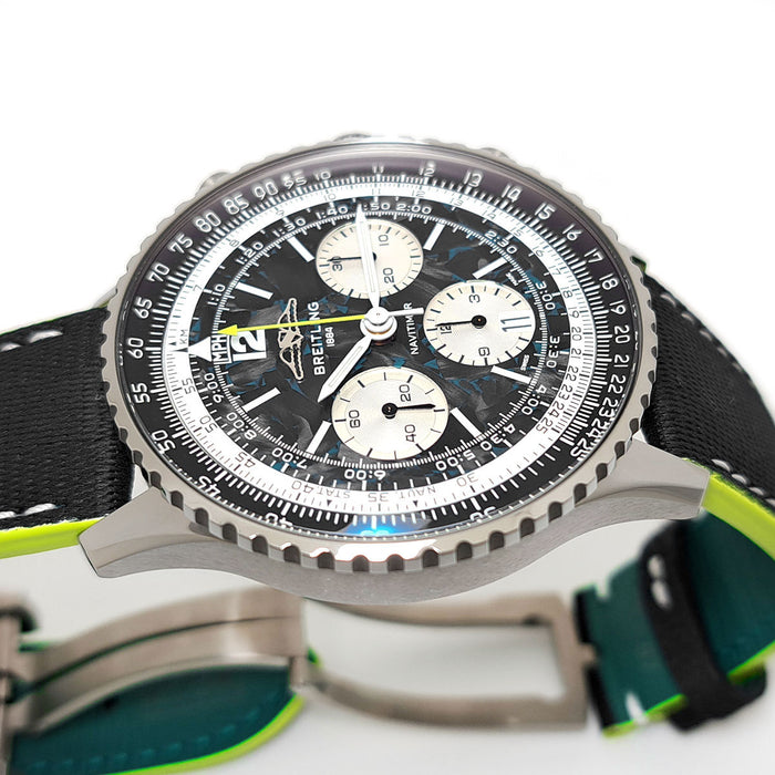 BREITLING 
ナビタイマー B01 クロノグラフ 43 
アストンマーティン アラムコ フォーミュラ ワン チーム 箱ギャラ付