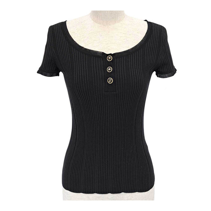 CHANEL 
07P COCO CC boutons Coco en coton 
T-shirt côtelé à col tunisien orné du motif Coco