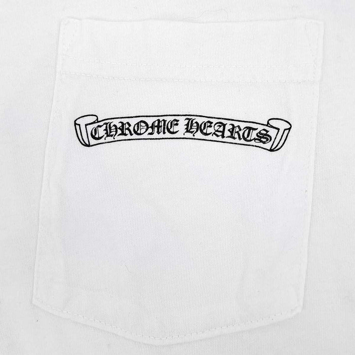 CHROME HEARTS 
USA スクロールラベル CHプラス コットン クルーネック 
バック アーチ ロゴ Tシャツ