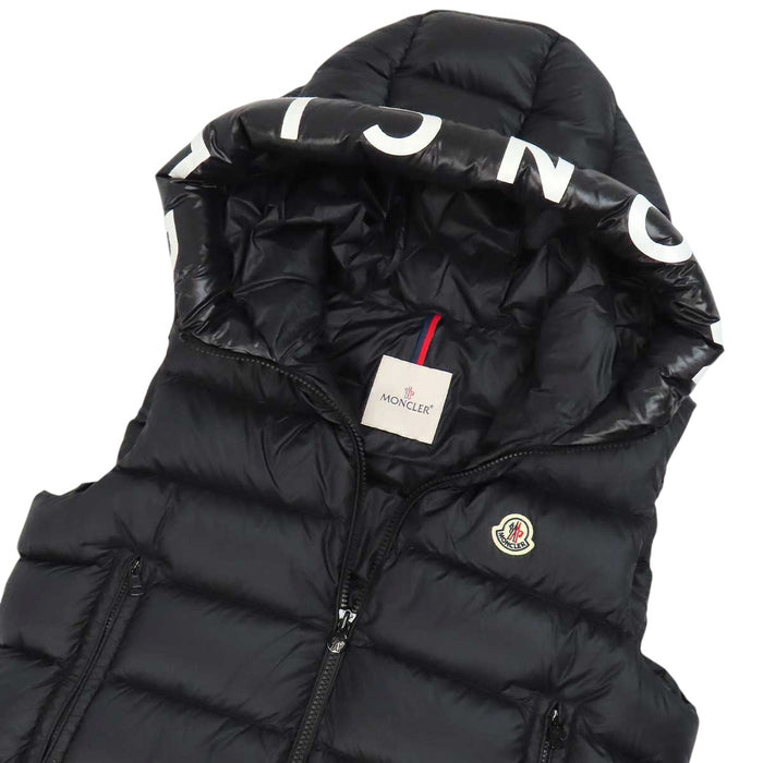 MONCLER 
ロゴ ワッペン フード ナイロン ダブルジップ 
MONTREUIL GILET ダウンベスト