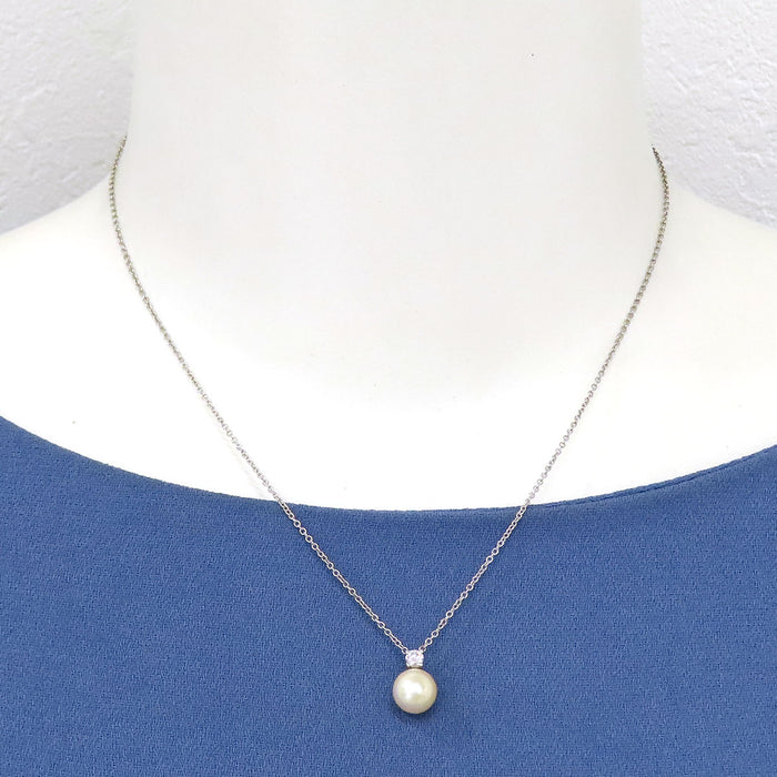 TIFFANY&Co. 
Signature Pearl Diamond Necklace
