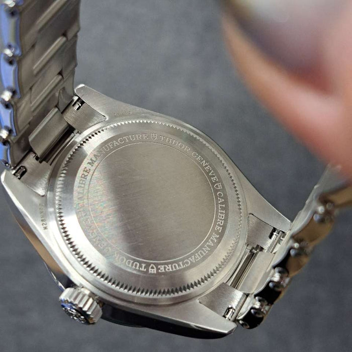 【WHOLESALE】
TUDOR 
79470 
Black Bay 
Box, warranty card, genuine nylon strap ×1 (light signs of use), genuine buckle ×1
