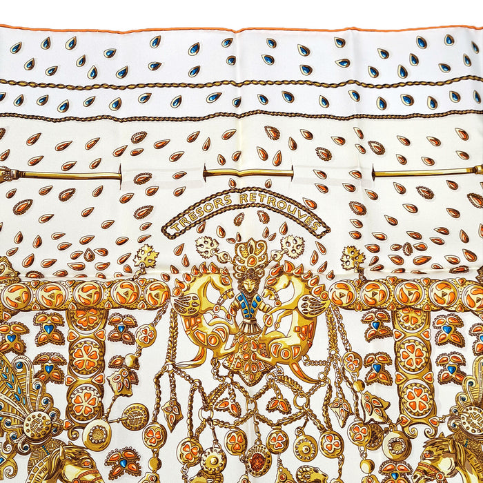 HERMES 
スカーフ 大判 シルク 
カレ 90 TRESORS RETROUVES 秘められた宝