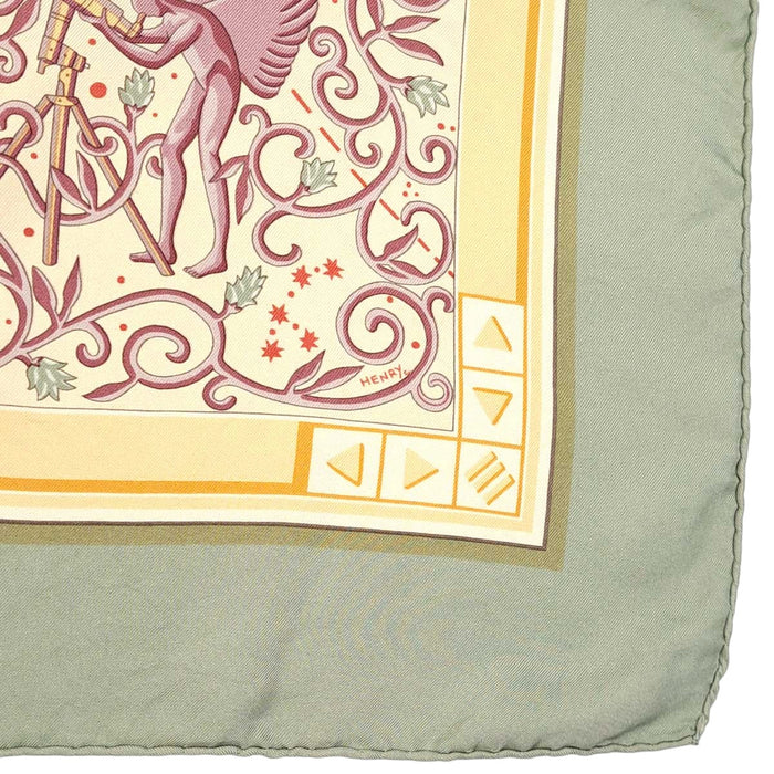HERMES 
スカーフ 大判 シルク 
カレ 90 www.hermes.com 世界地図
