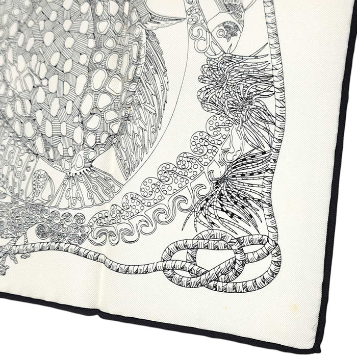 HERMES 
Petit Carré silk fish 
Carré 45 Grands Fonds Deep Sea