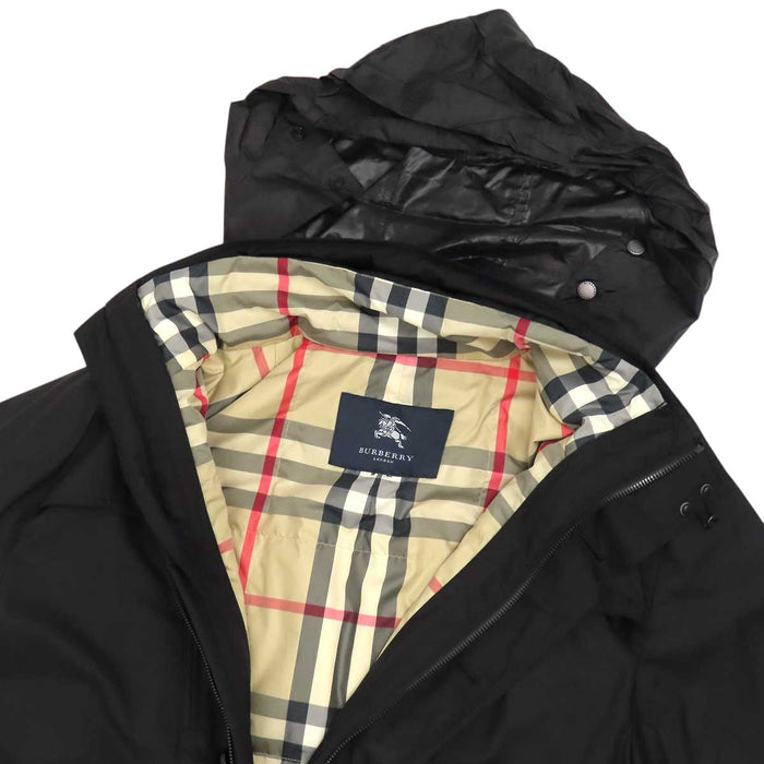 BURBERRY 
裏地チェック柄 ポリエステル 
ダウンライナー付き スタンドカラー コート
