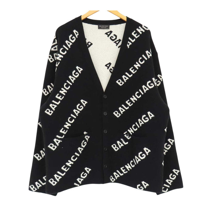 BALENCIAGA 
総柄 Vネック ニット 
オールオーバーロゴ ウール カーディガン