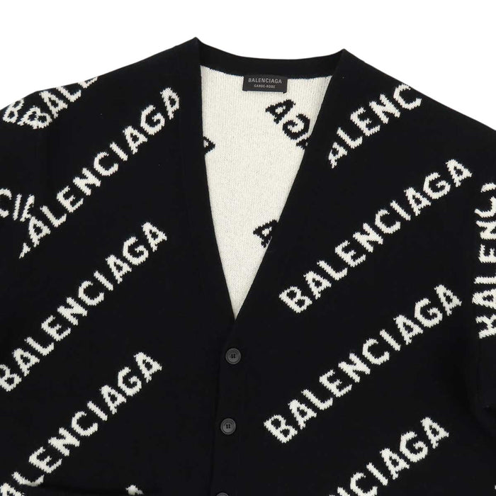 BALENCIAGA 
総柄 Vネック ニット 
オールオーバーロゴ ウール カーディガン