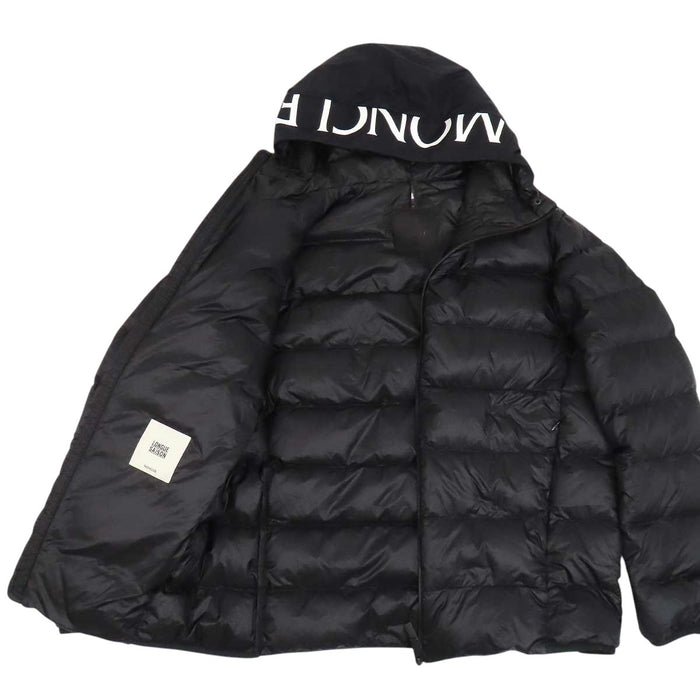 MONCLER 
プロヴァン ワッペン ロゴ ナイロン 
PROVINS ライト ダウンジャケット