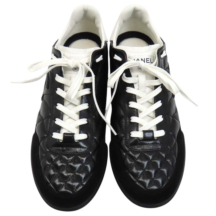 CHANEL 
COCO CC ロゴ レザー スウェード レースアップ 
ココマーク マトラッセ スニーカー