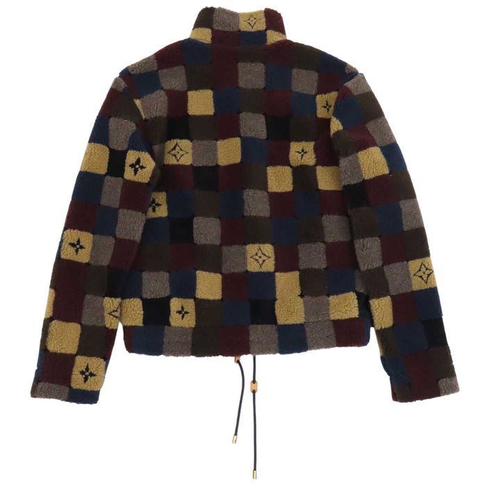 LOUIS VUITTON 
LV ロゴ ハイネック レザーパッチ 
ダミエ フリース ブルゾン 
モノグラム