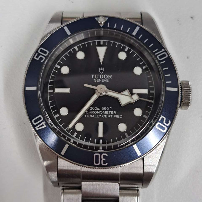 【VENTES EN GROS】
TUDOR 
79230B 
Heritage Black Bay 
Boîte　garantie　3 maillons