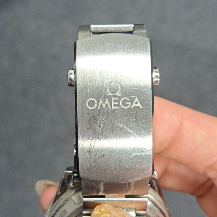 【WHOLESALES】
OMEGA 
233.30.41.21.01.001 
シーマスター　300M 
外箱