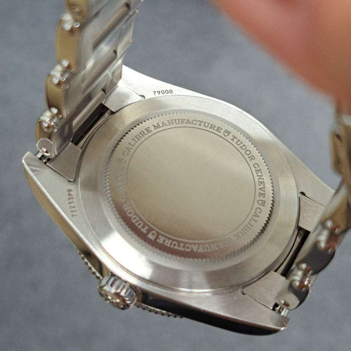 【WHOLESALES】
TUDOR 
79000B 
ブラックベイ 
箱　ギャランティ　コマ×3