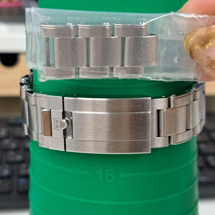 【WHOLESALES】
TUDOR 
79000B 
ブラックベイ 
箱　ギャランティ　コマ×3