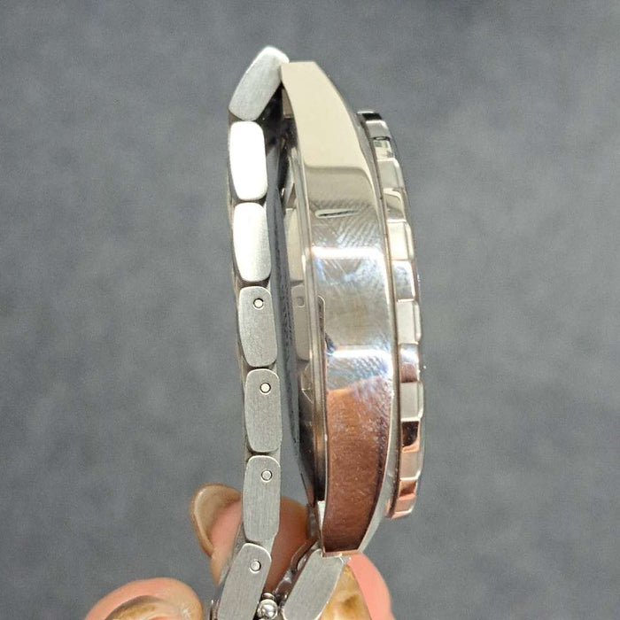 【WHOLESALES】
TAG HEUER 
WAZ2011.BA0843 
フォーミュラー1 
箱　ギャランティ　コマ×4