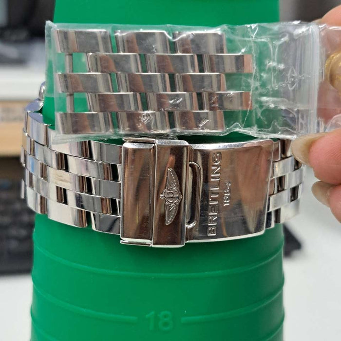 【WHOLESALES】
BREITLING 
AB0115 
クロノマット　44 
箱　ギャランティ　クロノメーター証　コマ×3