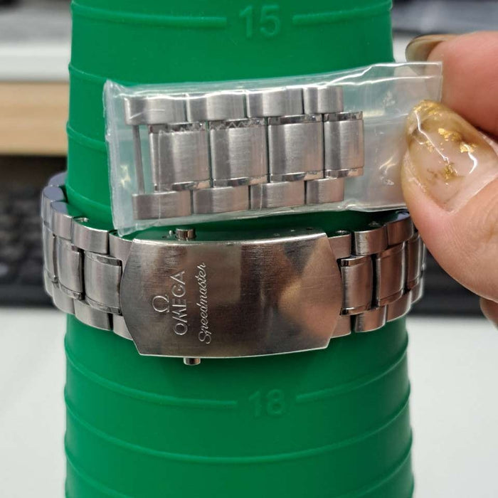 【WHOLESALES】
OMEGA 
326.30.40.50.01.001 
スピードマスター 
箱　ギャランティ　ピクトグラム　コマ×4