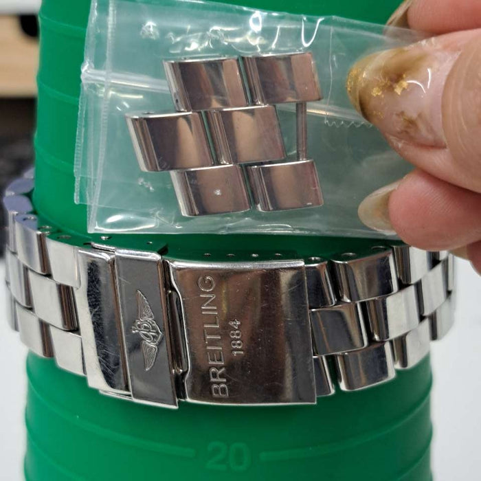 【WHOLESALES】
BREITLING 
A13370 
Box, warranty card (LCD unclear), chronometer certificate, 2 links