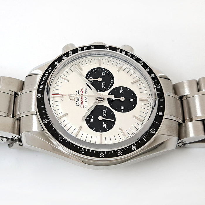 OMEGA 
Speedmaster Modèle commémoratif Tokyo 2020 Édition limitée 
Avec boîte et certificat d'authenticité